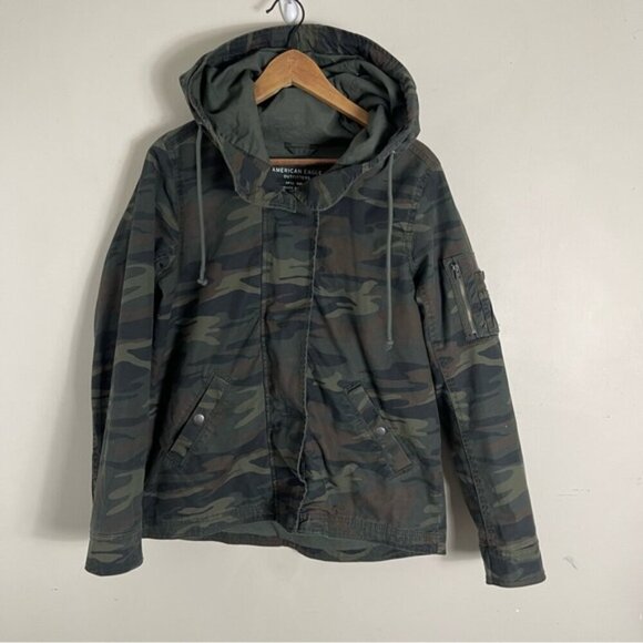 American Eagle AE Womens Camo Embroidered "LOVE" Hooded Jacket Size M utility - Picture 2 of 10